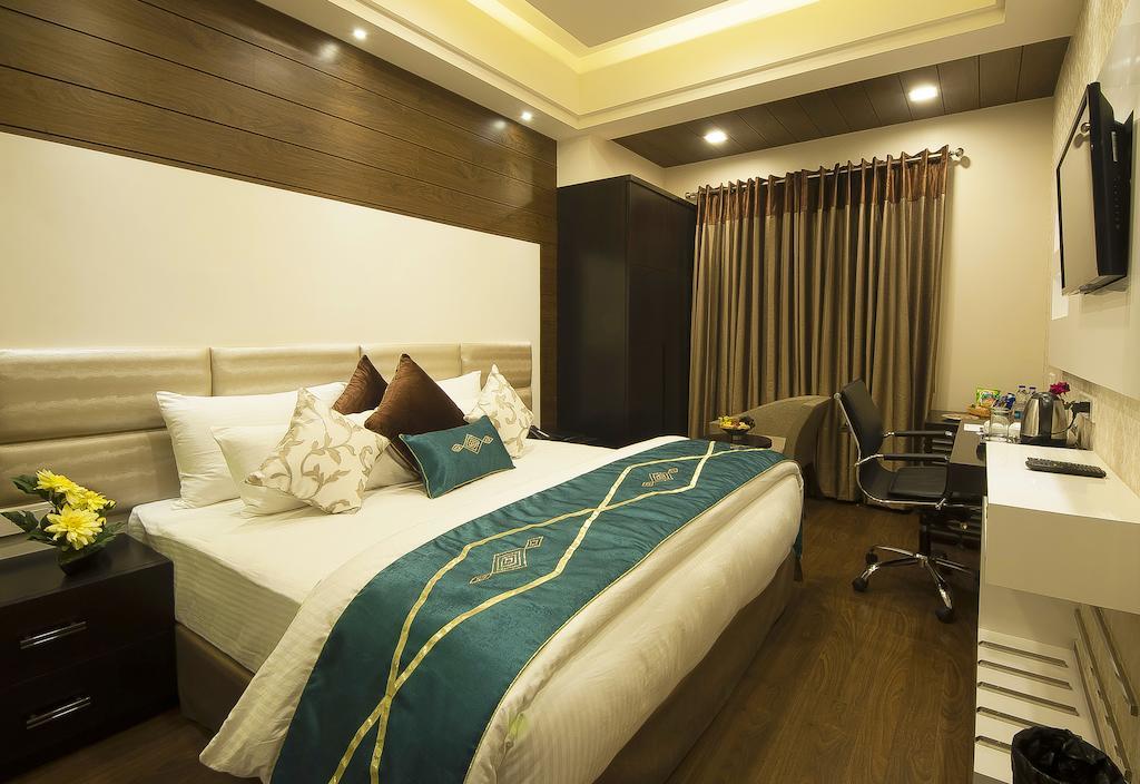 Hotel Taj Princess - Boutique Hotel Делхи Екстериор снимка