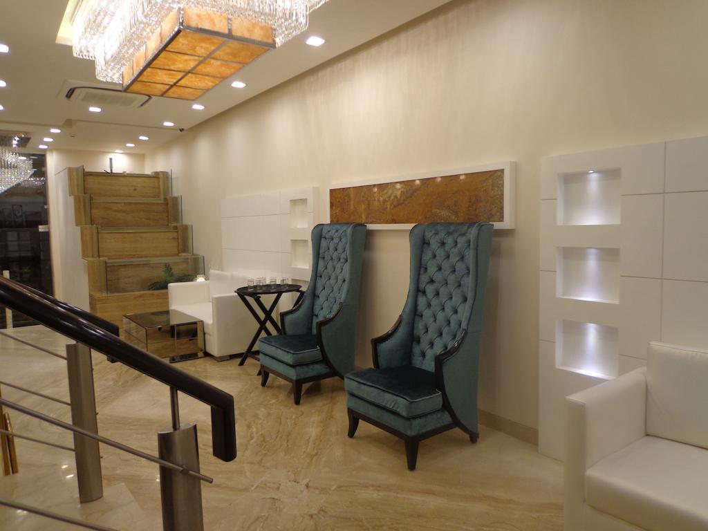 Hotel Taj Princess - Boutique Hotel Делхи Екстериор снимка