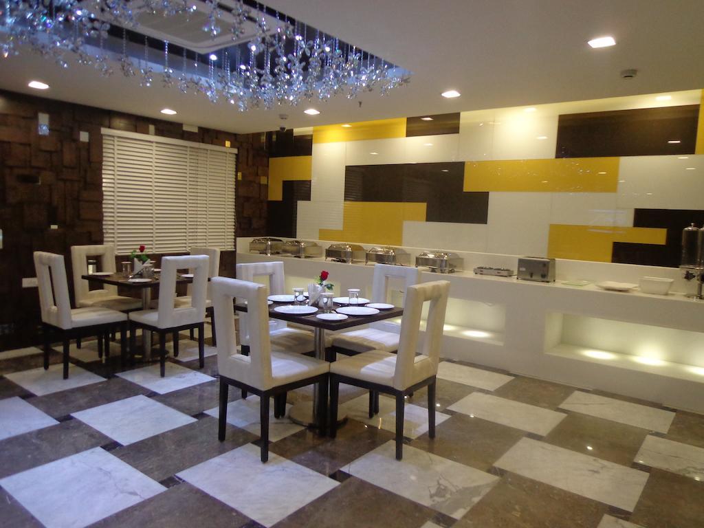 Hotel Taj Princess - Boutique Hotel Делхи Екстериор снимка