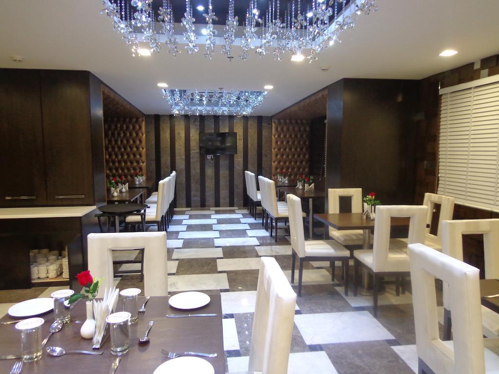 Hotel Taj Princess - Boutique Hotel Делхи Екстериор снимка