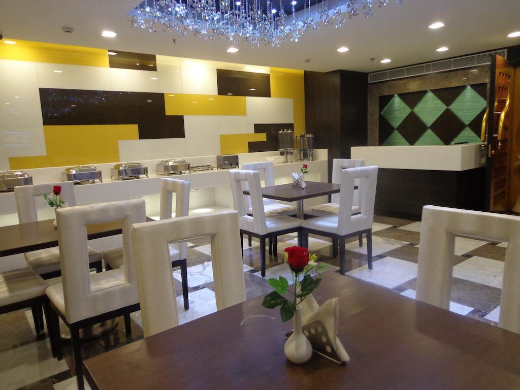 Hotel Taj Princess - Boutique Hotel Делхи Екстериор снимка