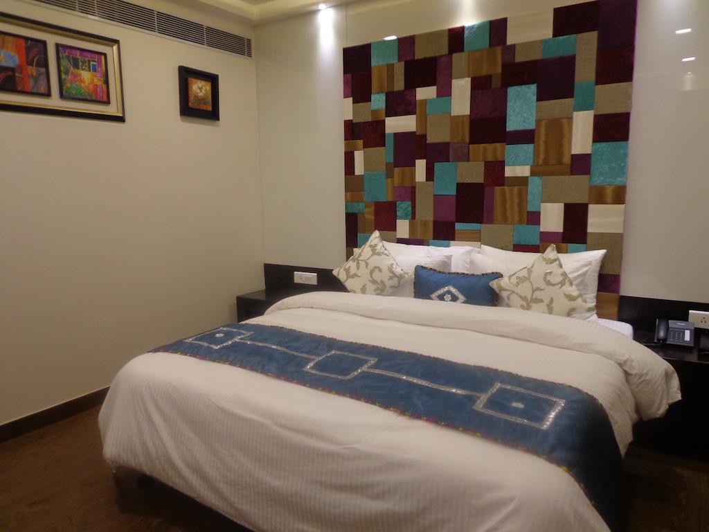 Hotel Taj Princess - Boutique Hotel Делхи Екстериор снимка