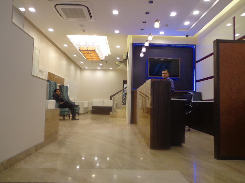 Hotel Taj Princess - Boutique Hotel Делхи Екстериор снимка