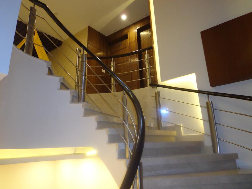 Hotel Taj Princess - Boutique Hotel Делхи Екстериор снимка