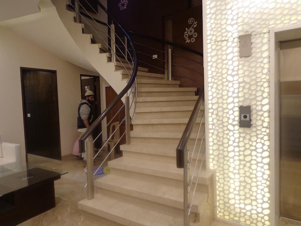 Hotel Taj Princess - Boutique Hotel Делхи Екстериор снимка