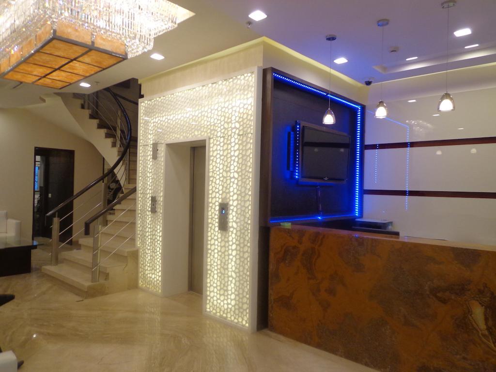 Hotel Taj Princess - Boutique Hotel Делхи Екстериор снимка