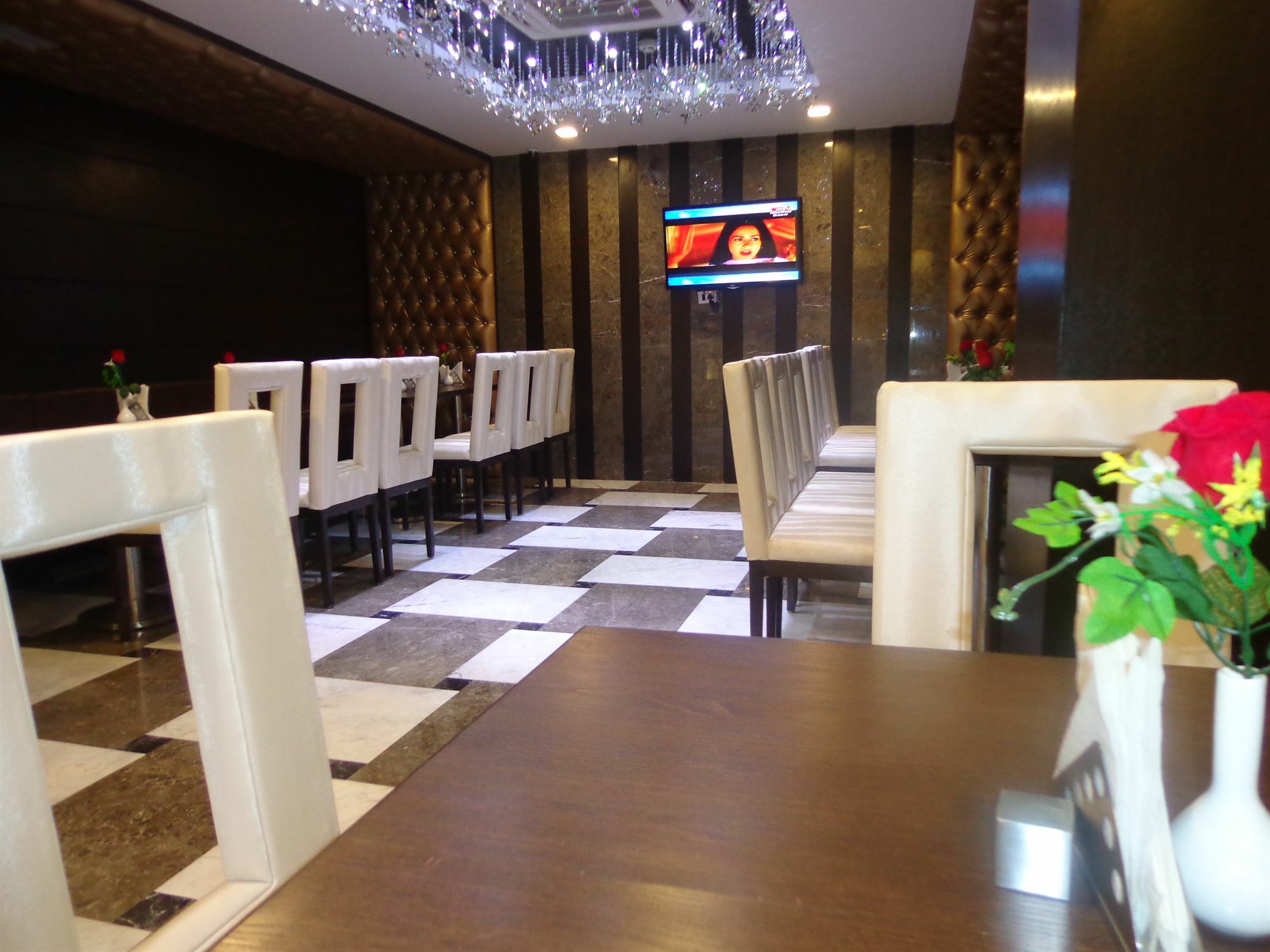 Hotel Taj Princess - Boutique Hotel Делхи Екстериор снимка