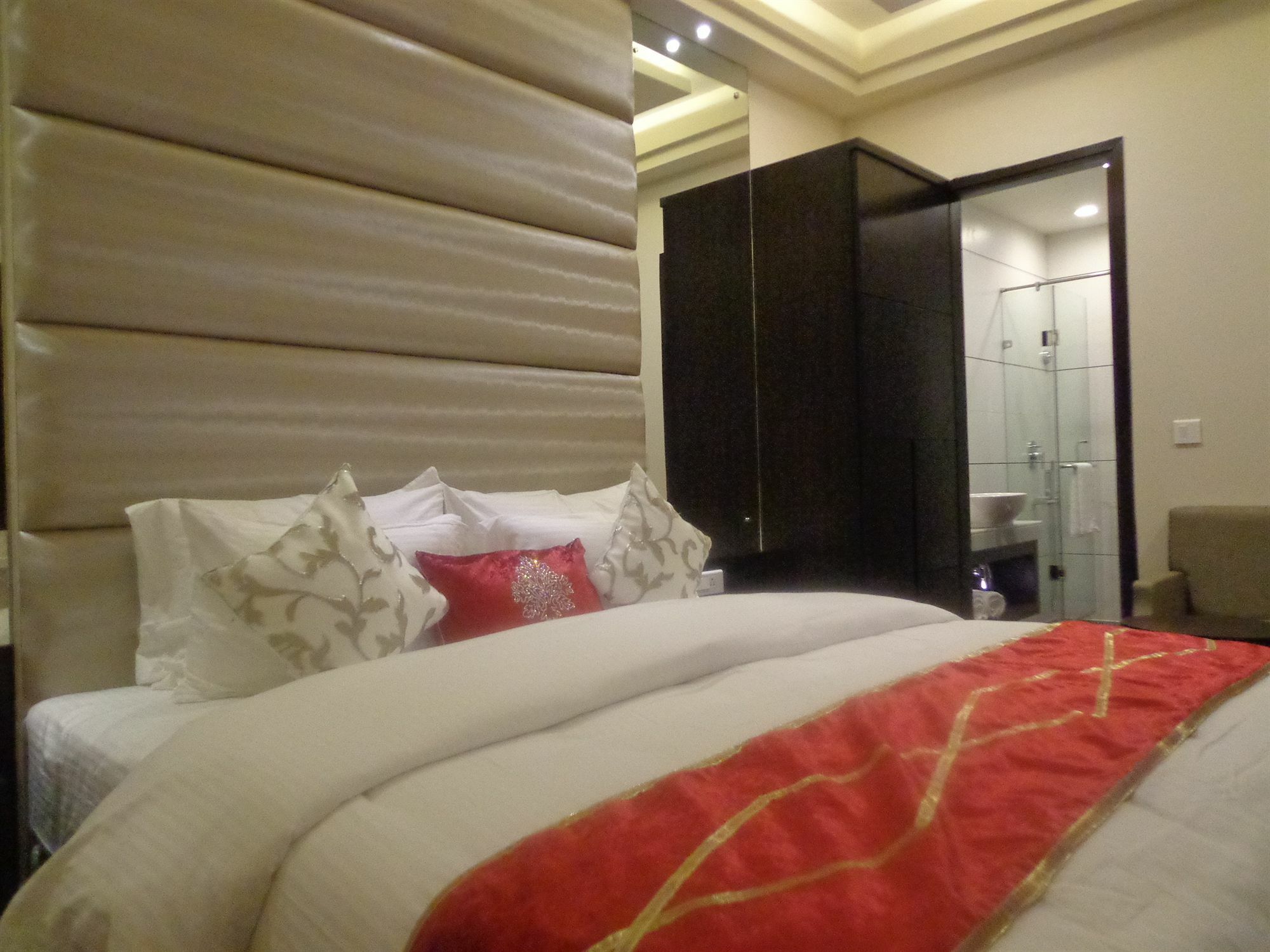 Hotel Taj Princess - Boutique Hotel Делхи Екстериор снимка