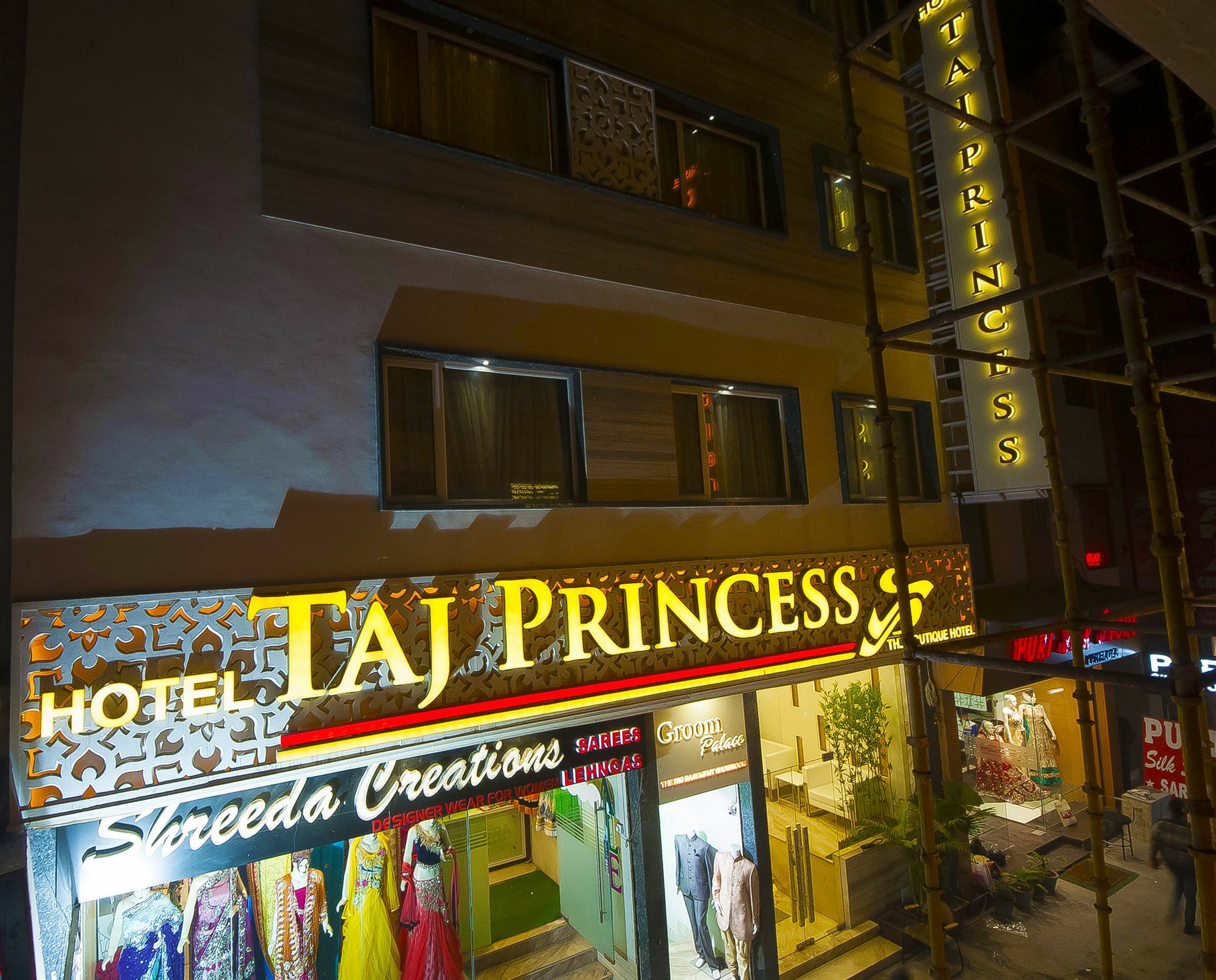 Hotel Taj Princess - Boutique Hotel Делхи Екстериор снимка