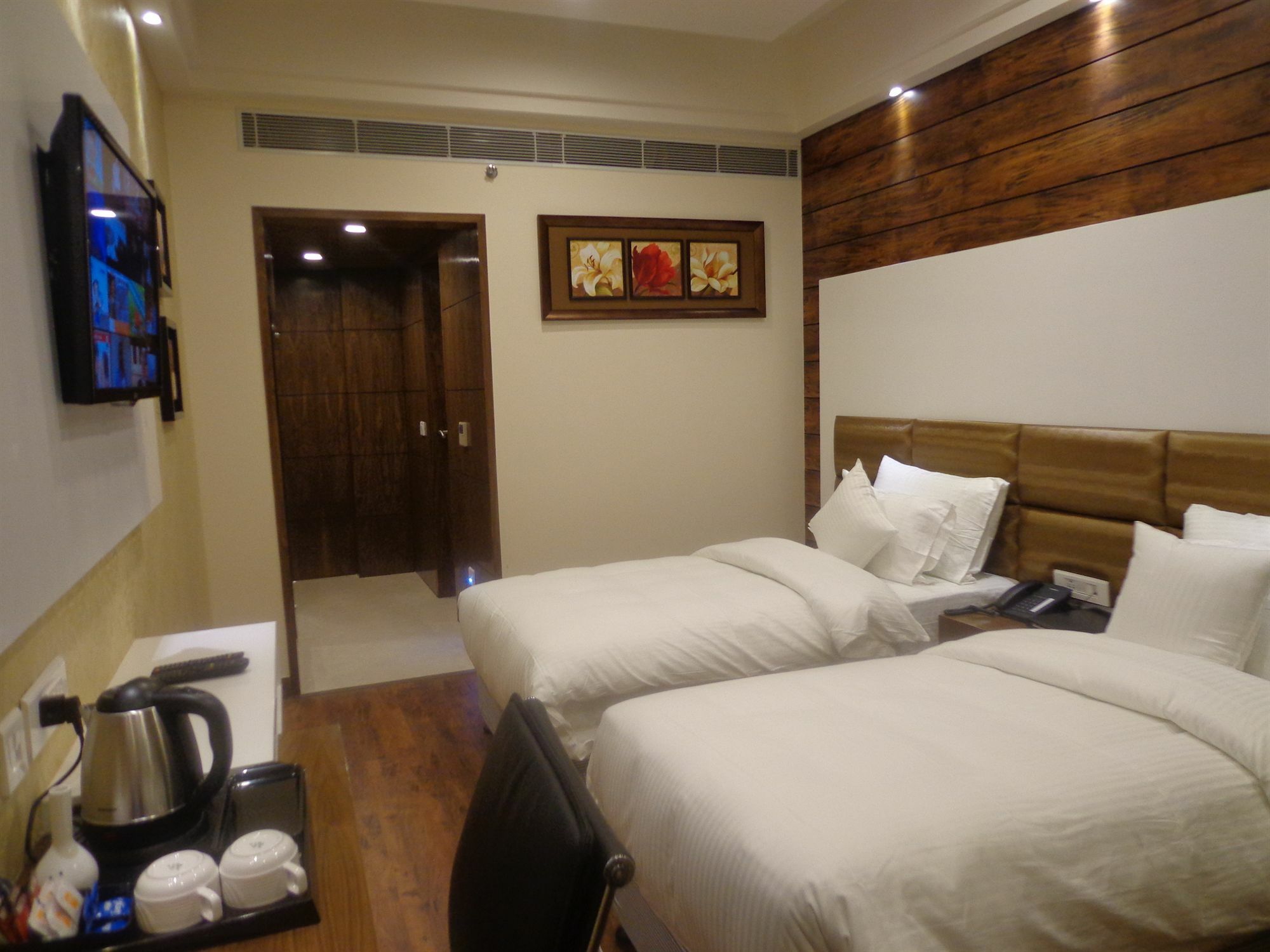 Hotel Taj Princess - Boutique Hotel Делхи Екстериор снимка