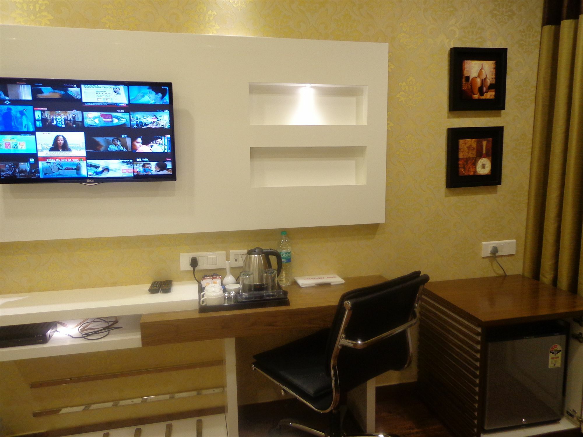 Hotel Taj Princess - Boutique Hotel Делхи Екстериор снимка