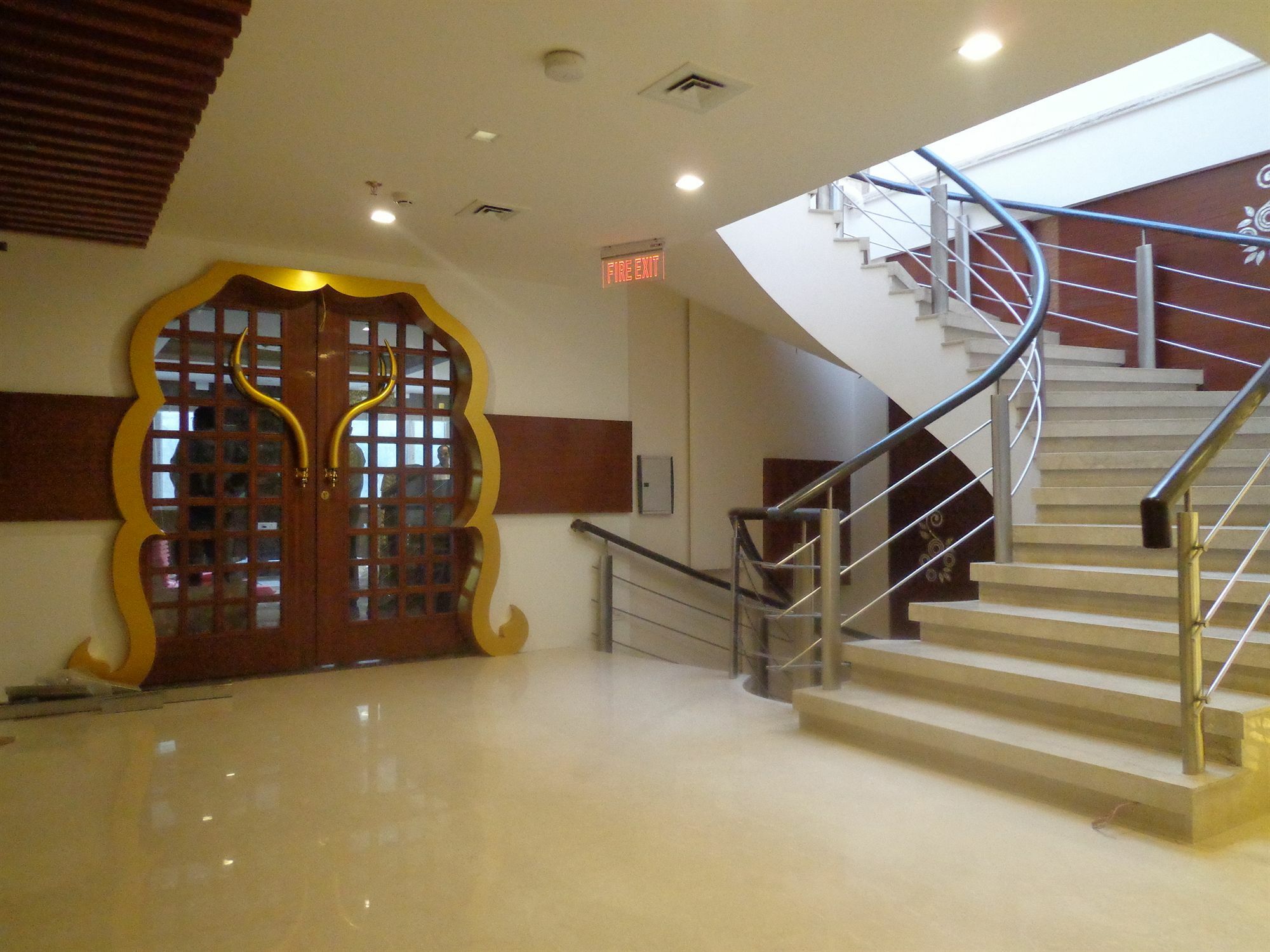 Hotel Taj Princess - Boutique Hotel Делхи Екстериор снимка